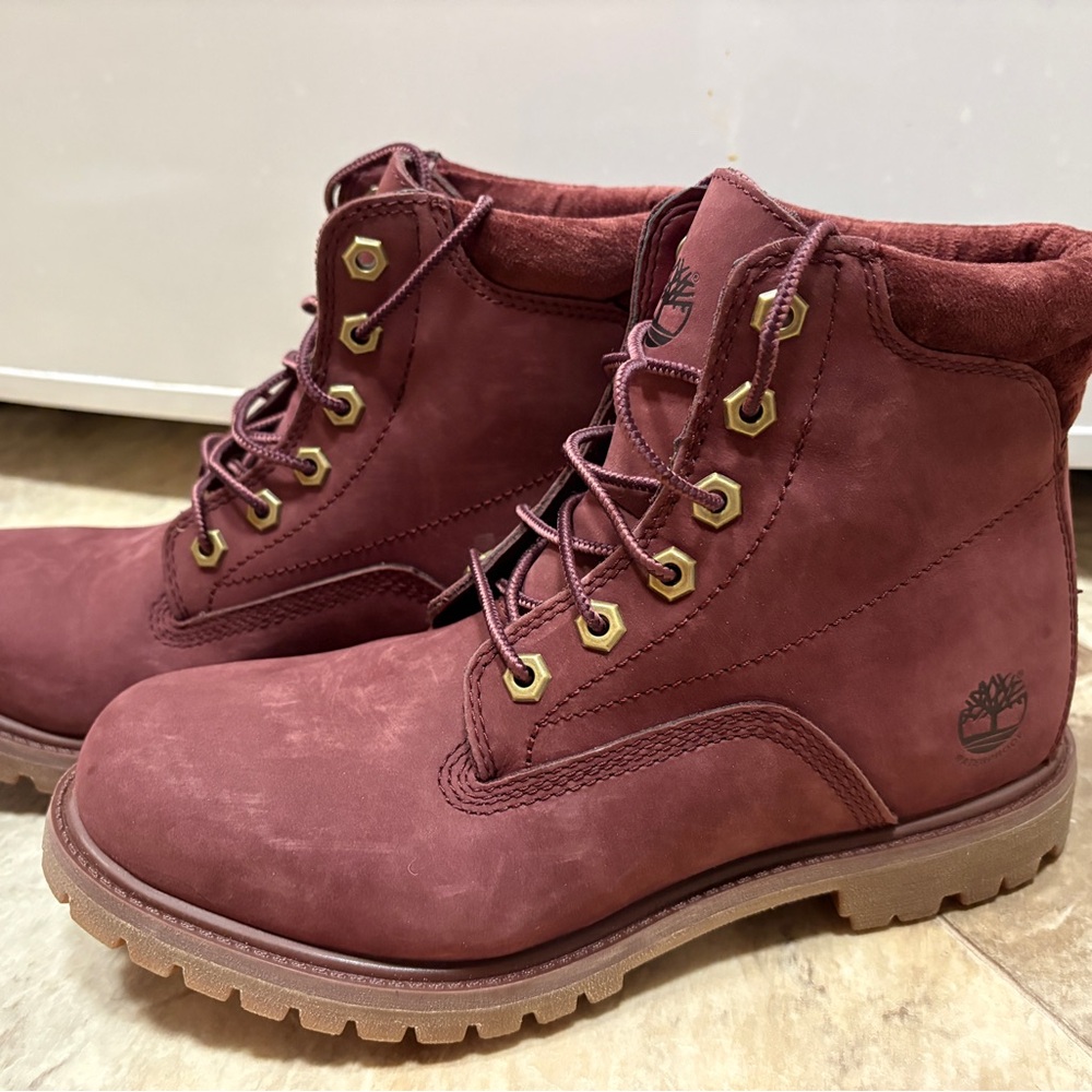 Timberland Wine/Burgundy Nubuck Lace-Up Boots